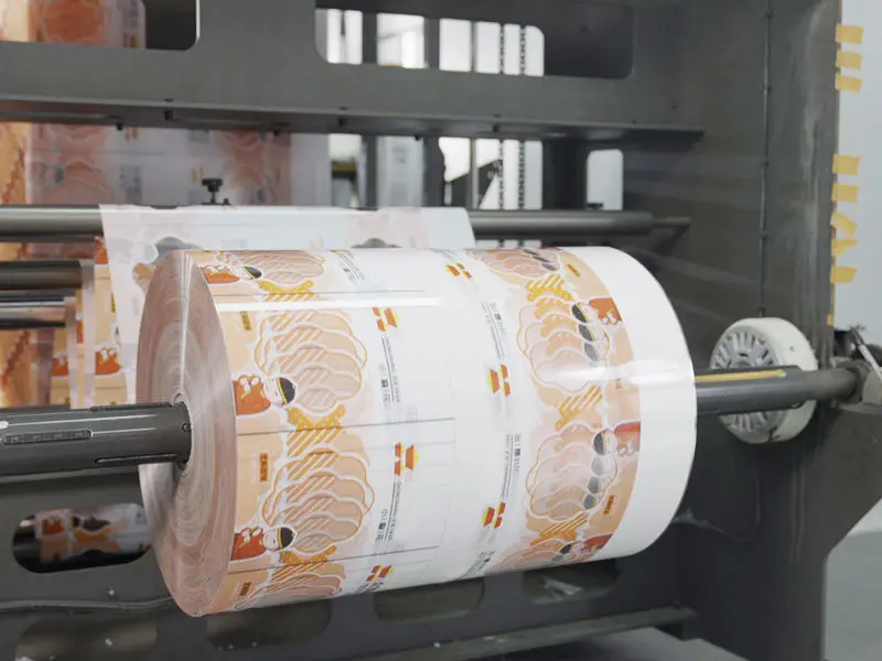 Cosmetic packaging has a new change, composite pouches to replace the traditional into a trend