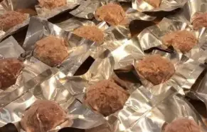 How long can vacuum packaged cat rice be stored?