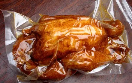 What material is good for vacuum packaging bags for roasted chicken?